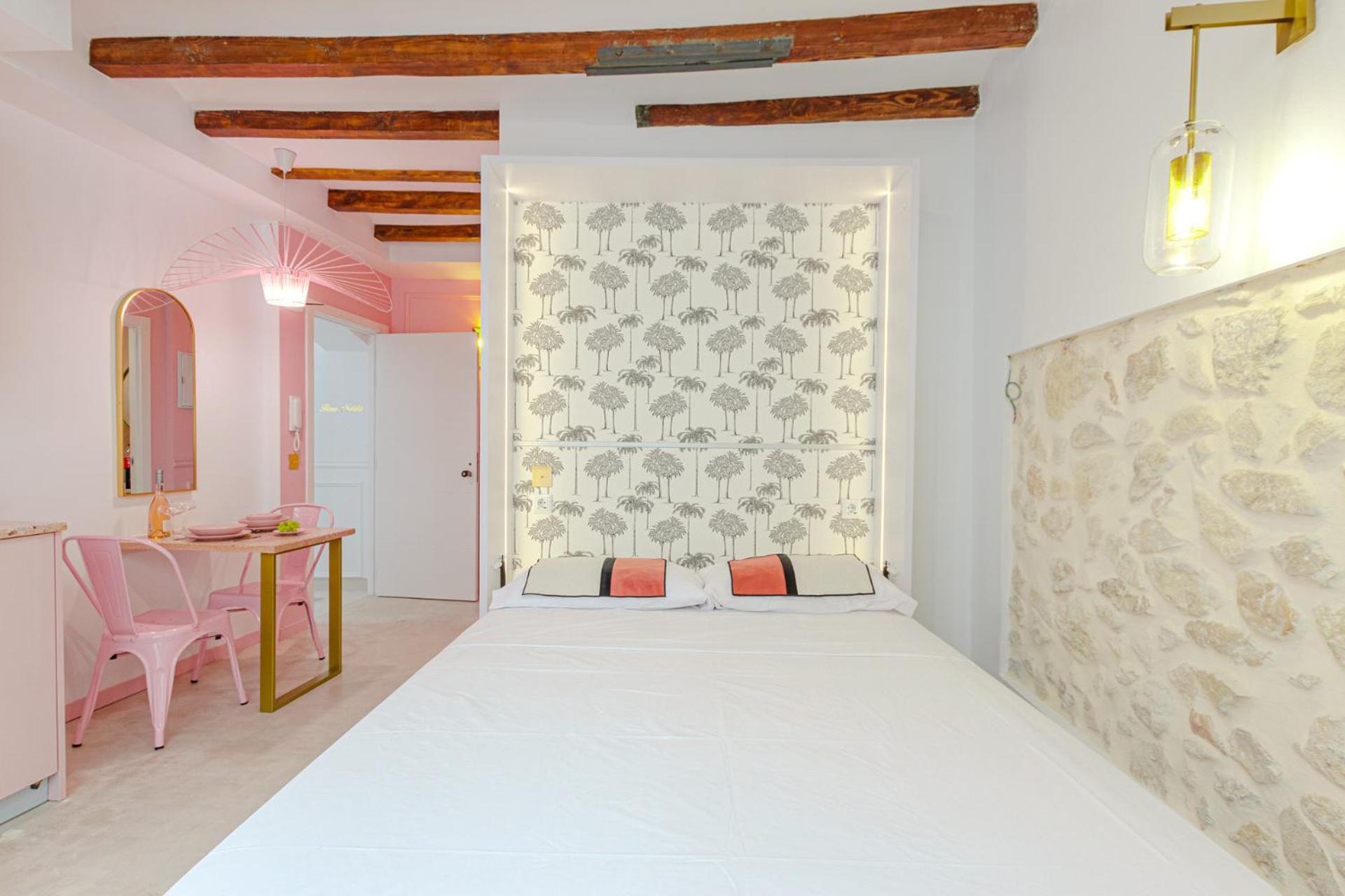 Glamorous Pink Studio In City Center Alicante Bagian luar foto