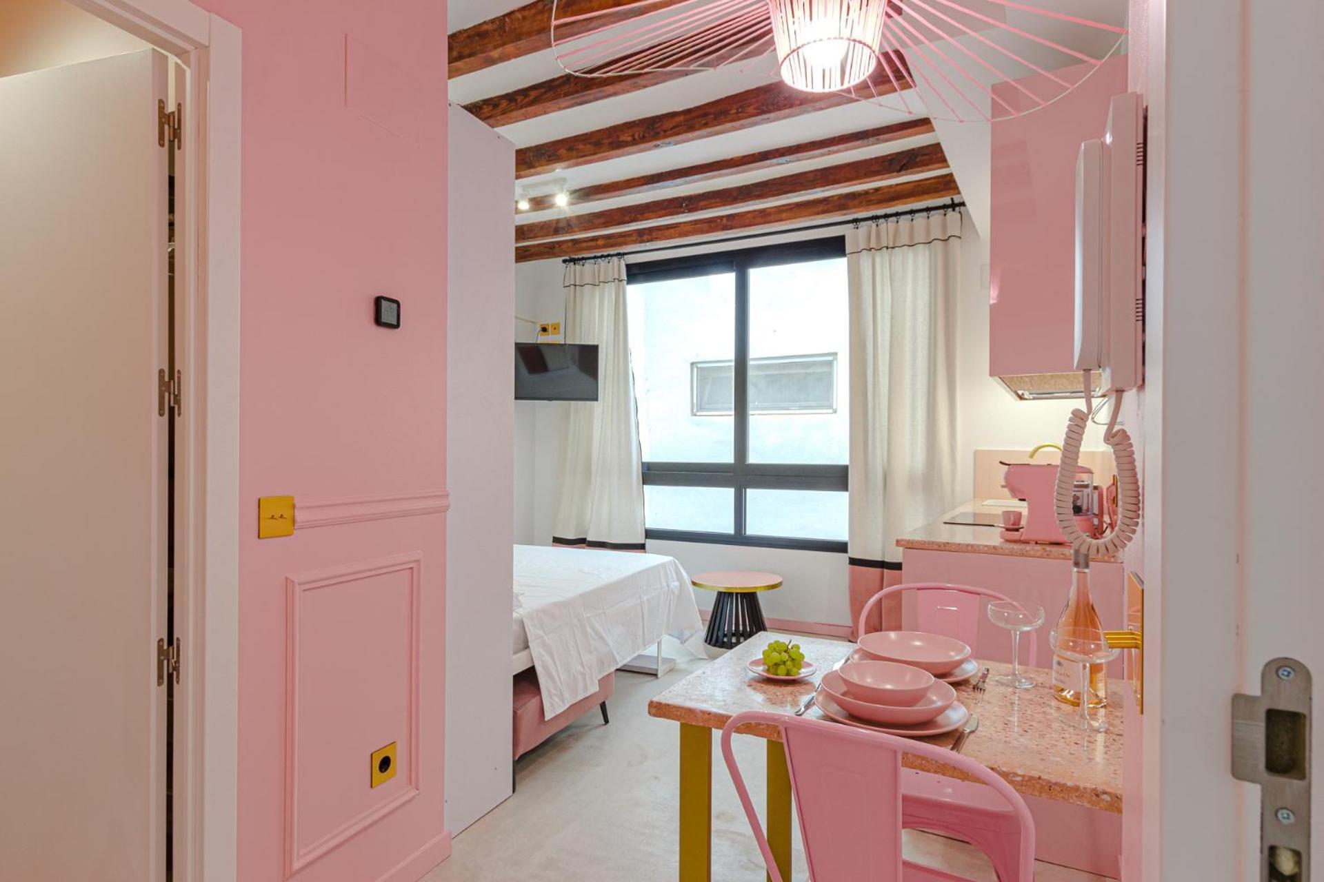 Glamorous Pink Studio In City Center Alicante Bagian luar foto