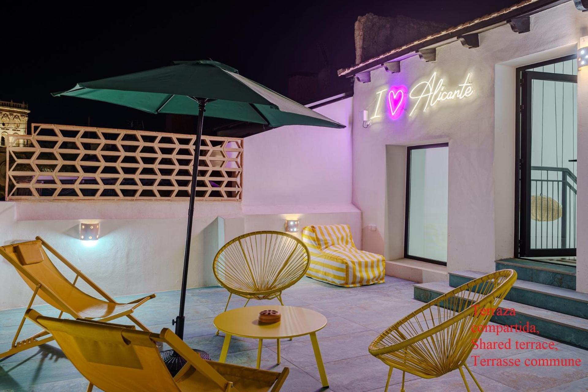 Glamorous Pink Studio In City Center Alicante Bagian luar foto