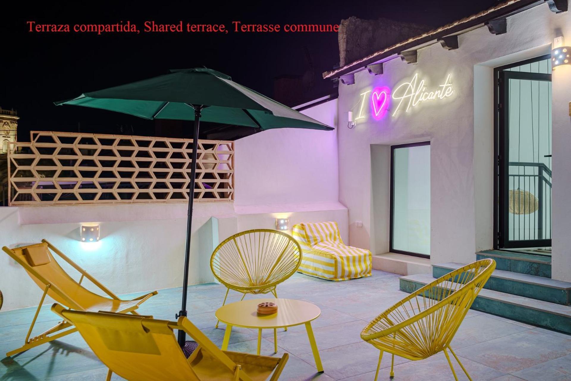Glamorous Pink Studio In City Center Alicante Bagian luar foto